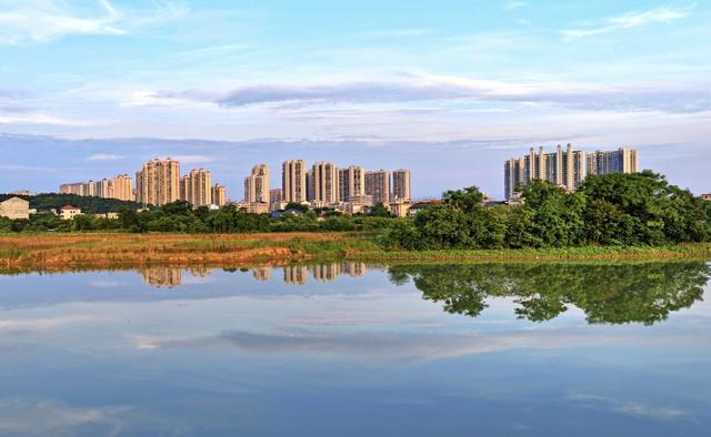 常宁 湿地公园 蓝天白云 水清 岸绿
