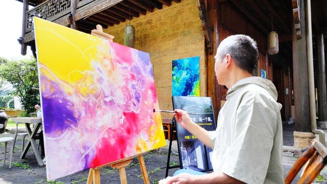 张家界  黄龙洞 艺术展