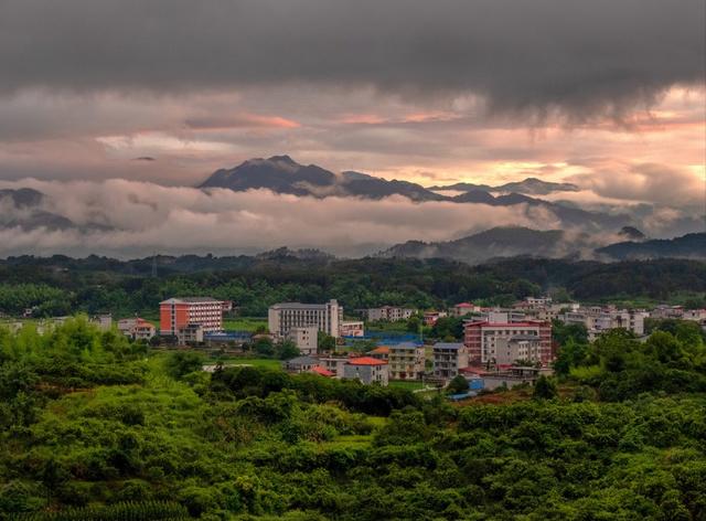雨后初霁乡村美