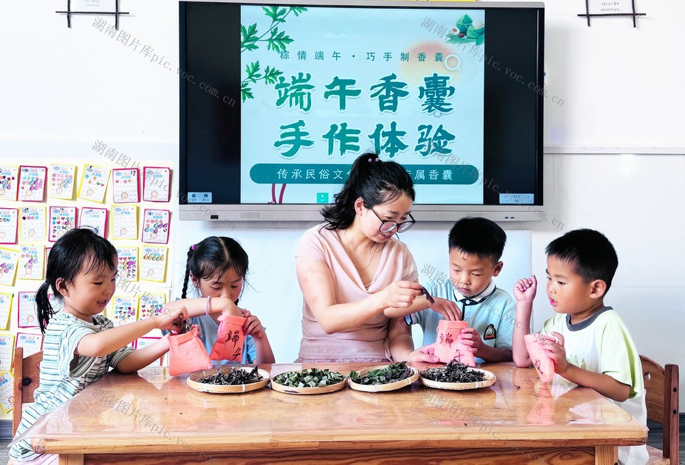  多彩民俗迎端午