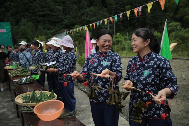 桂东县、桥头乡侠头村、2026 年 “我们的节日・端午”
粽叶含香迎端午、文旅赋能促振兴
核包粽比赛（常规裹粽 / 创意裹粽）、文艺表演、普法宣传、消防科普
“桂桥青” 茶香粽、富民产业
干部群众、县星火志愿者协会、村民
端午民俗、温情、热闹、振兴