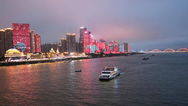 夜游湘江