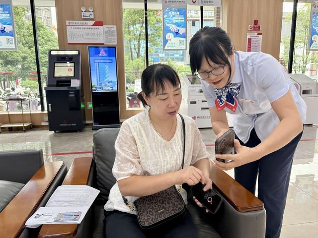 微课服务暖民心
