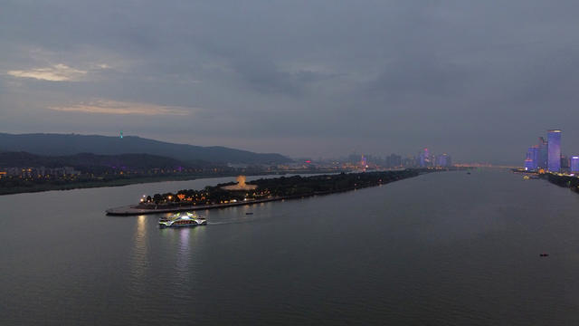 夜游湘江