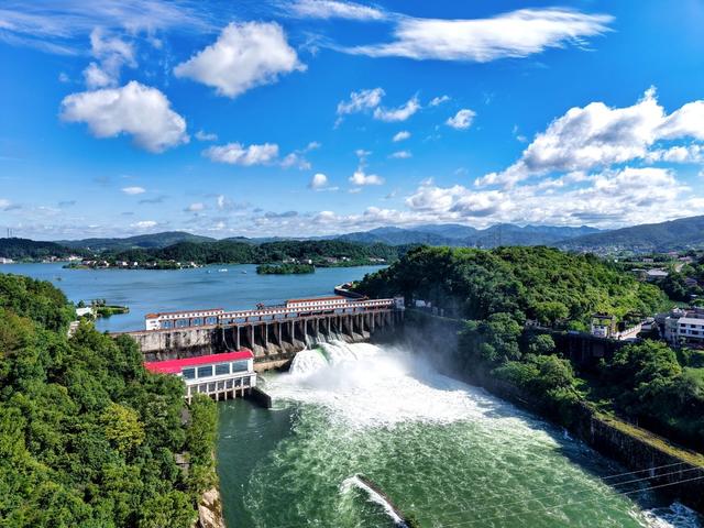 水府庙水库  泄洪