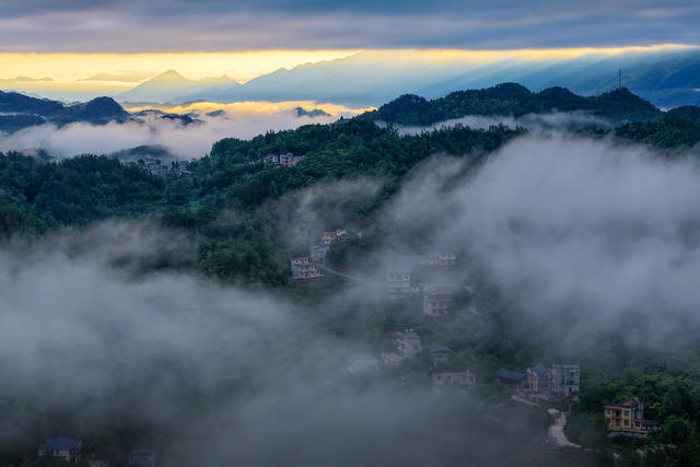湖南，龙山，山村，晨曦，民居，山峦，云雾
