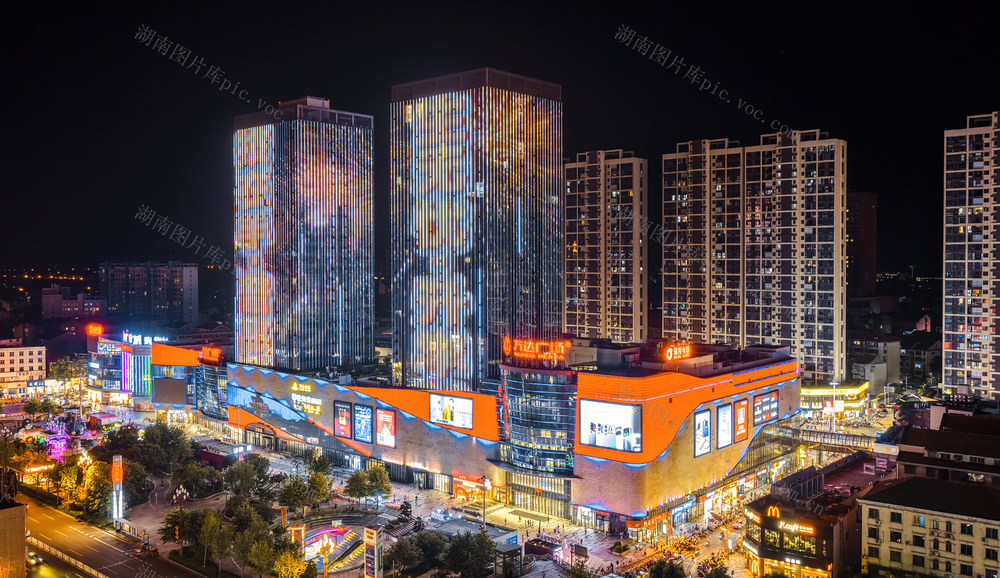 澧县万达夜景2026年7月8日杨翠辉摄于澧县