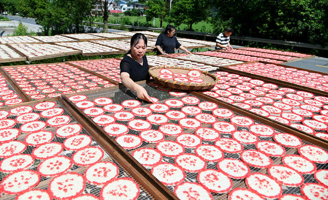 食品，传统，美食，米花，晾晒，农产品，加工，土特产，市场，农民，手工坊，合作社