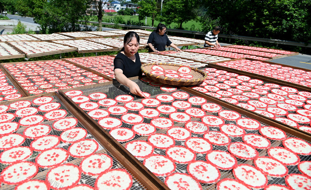 食品，传统，美食，米花，晾晒，农产品，加工，土特产，市场，农民，手工坊，合作社