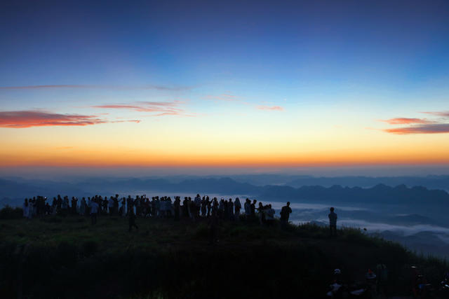 湖南，龙山，日出，清凉，盛夏，游人