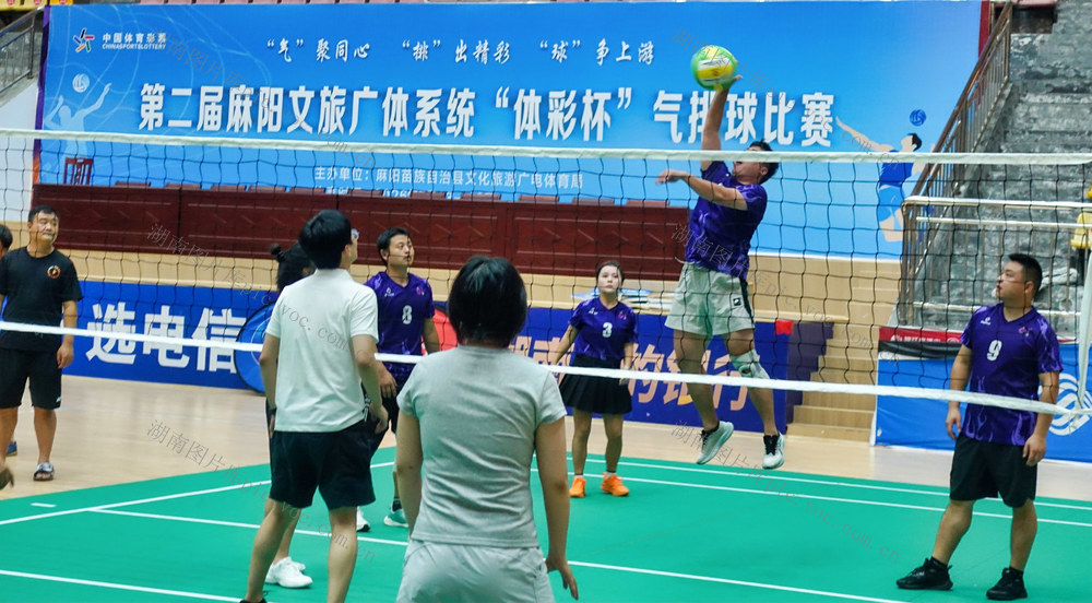 酷暑高温球场竞技