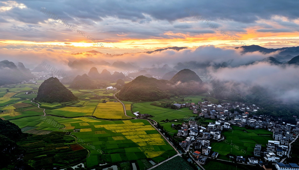 十里画廊， 夏日  朝霞    喀斯特群山