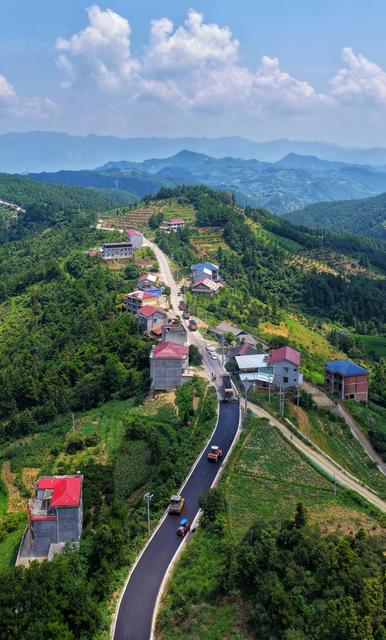 公路建设，提质改造，溆浦，乡村，经济发展