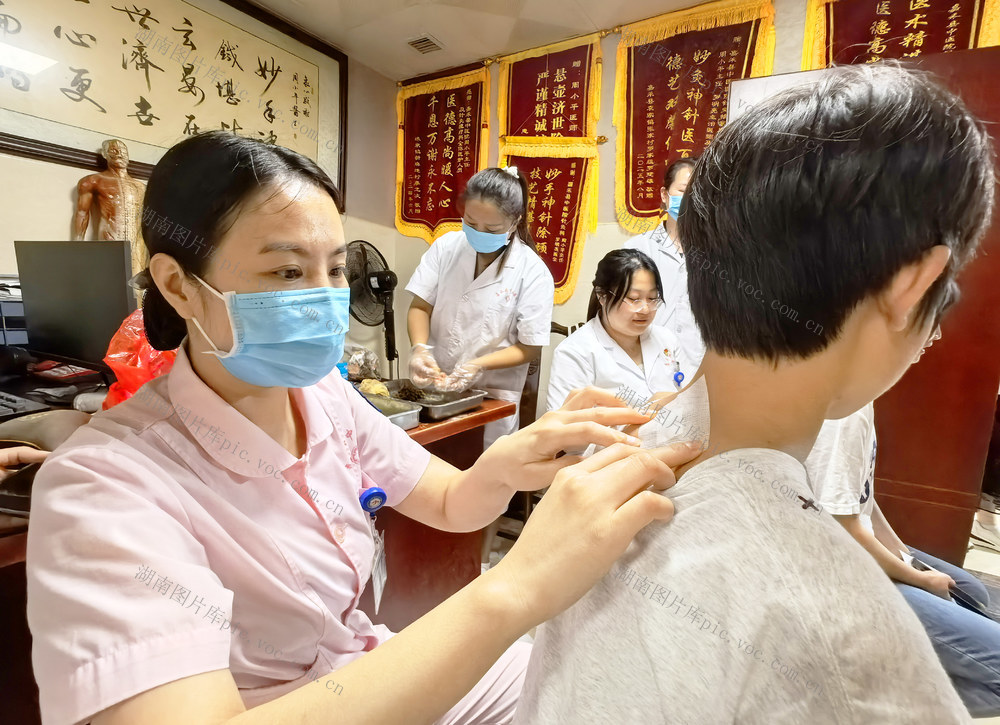 嘉禾：入伏首日贴“三伏贴”
