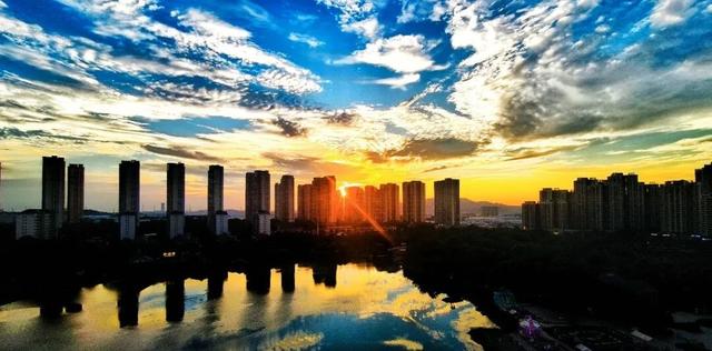 栗雨湖晚霞