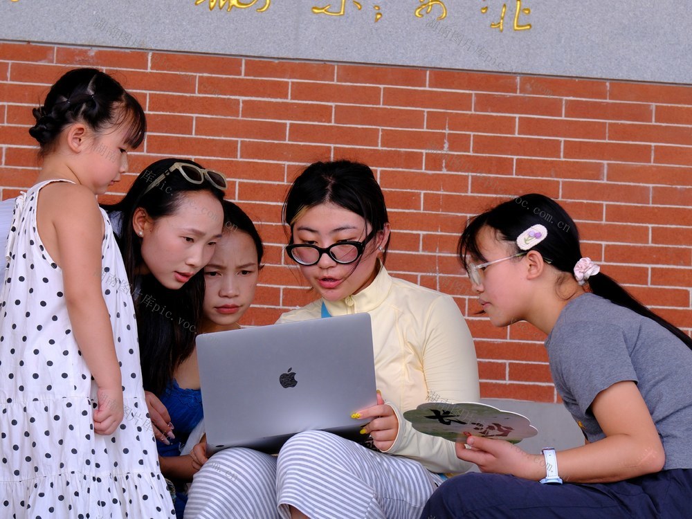 恰同学少年广场