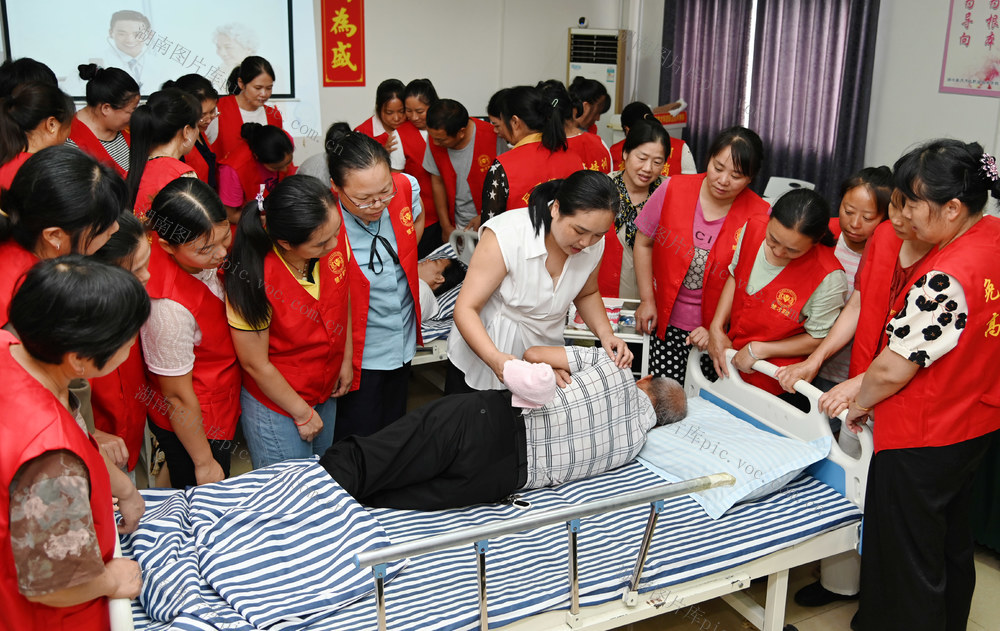 就业 培训 技能 公益 技校 学员 养老  护理 劳动力 人才 市场 职业 民生