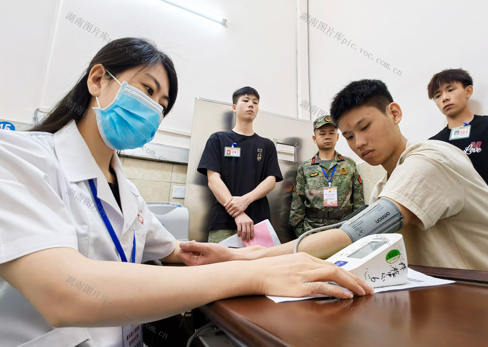 嘉禾：征兵体检有序进行