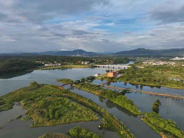 航拍  郴州市  苏仙区 
 飞天山  国家地质公园  翠江  风光带  丹霞地貌   山水画卷   自然风光  