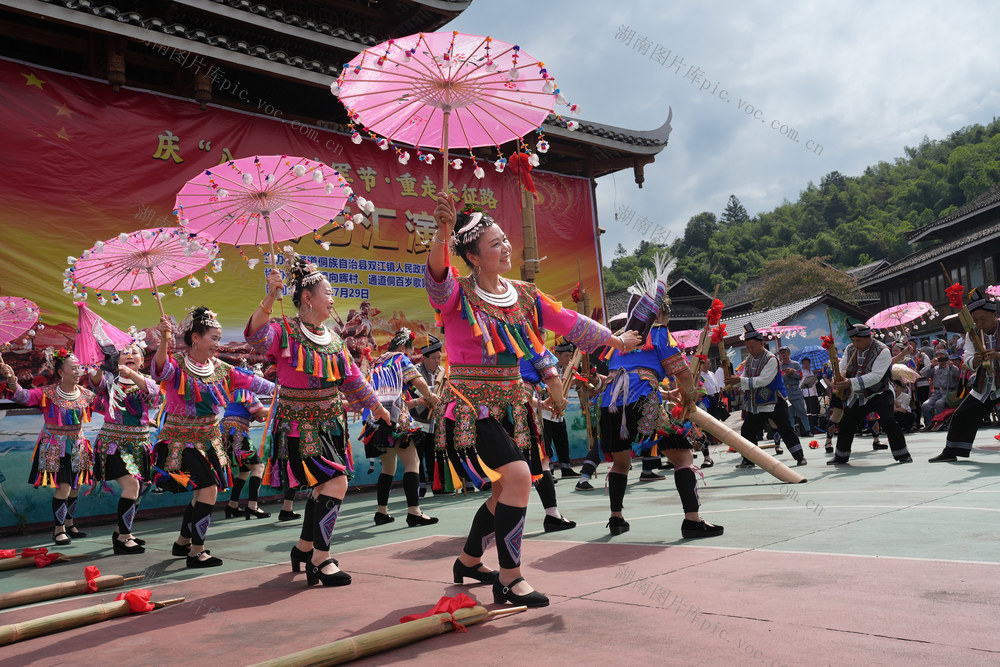 庆“八一”建军节  重走长征路