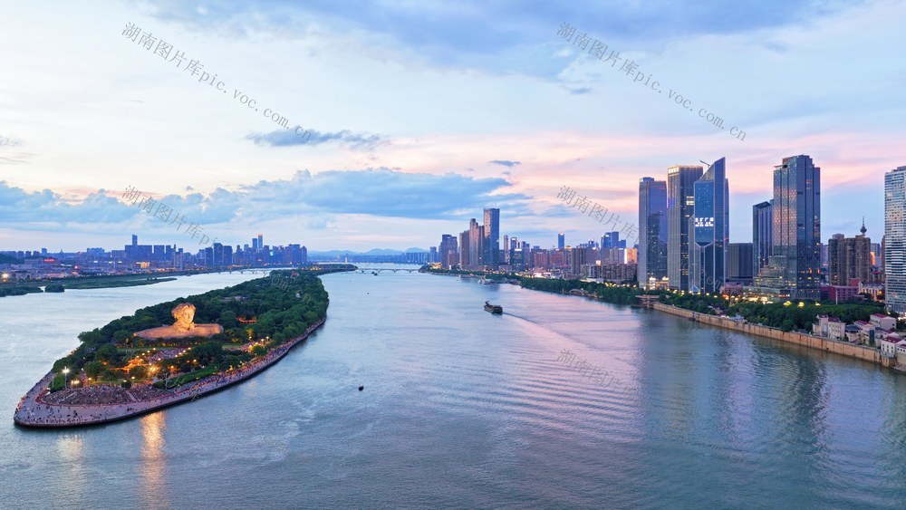 橘洲  暮景  染  红韵