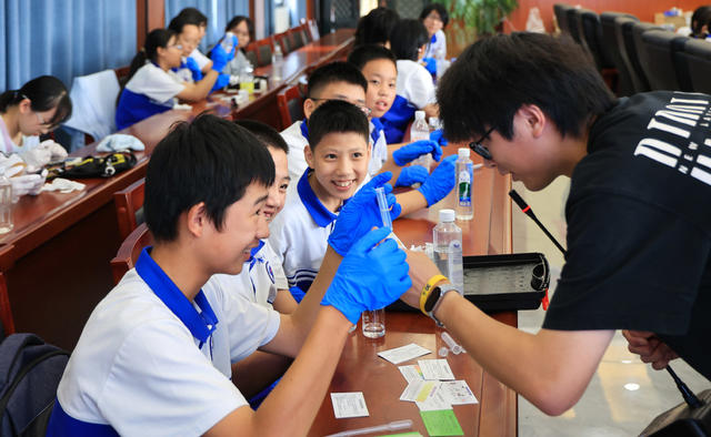 国科大 “创益家・湖泊盒子” 水生态保护，科普进校园