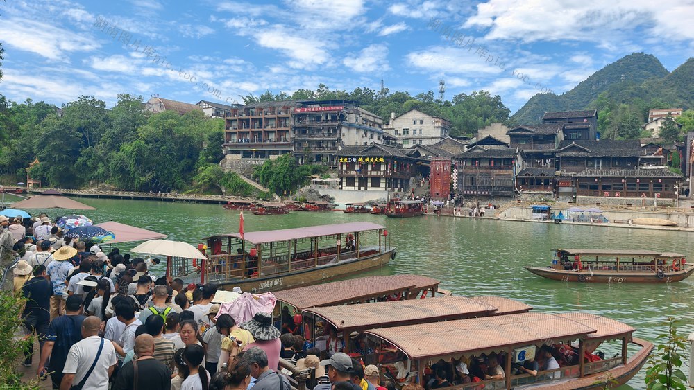 边城   旅游