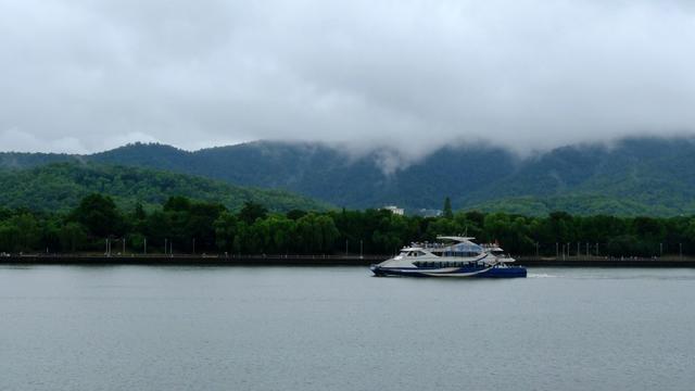 云海翻涌