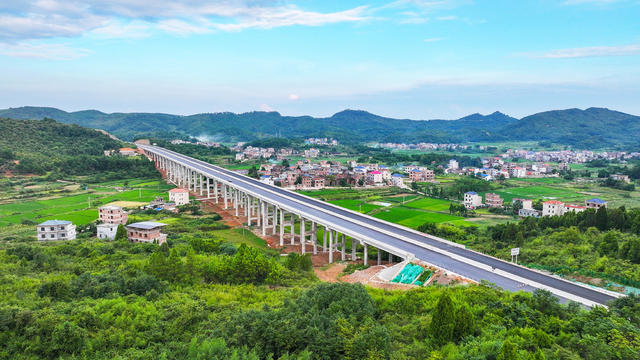 高速  公路  乡村  田园  美景
