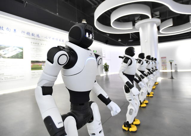 蓝思  机器人 具身智能 人形 ai  整机