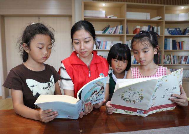 农家书屋飘香   学生乐享暑假