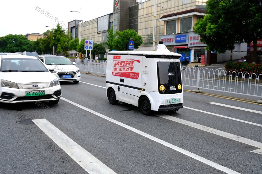 无人驾驶，快递车