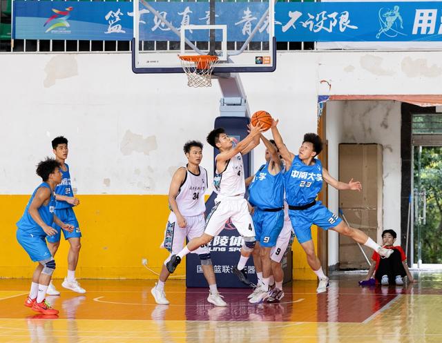 湖南省大运会 湖南科技大学 中南大学 男篮大学组
8月21日