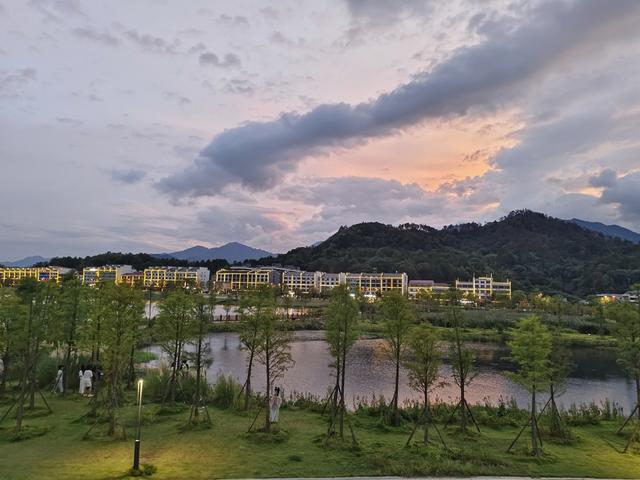 南岳里  河畔  流霞  山水与城镇