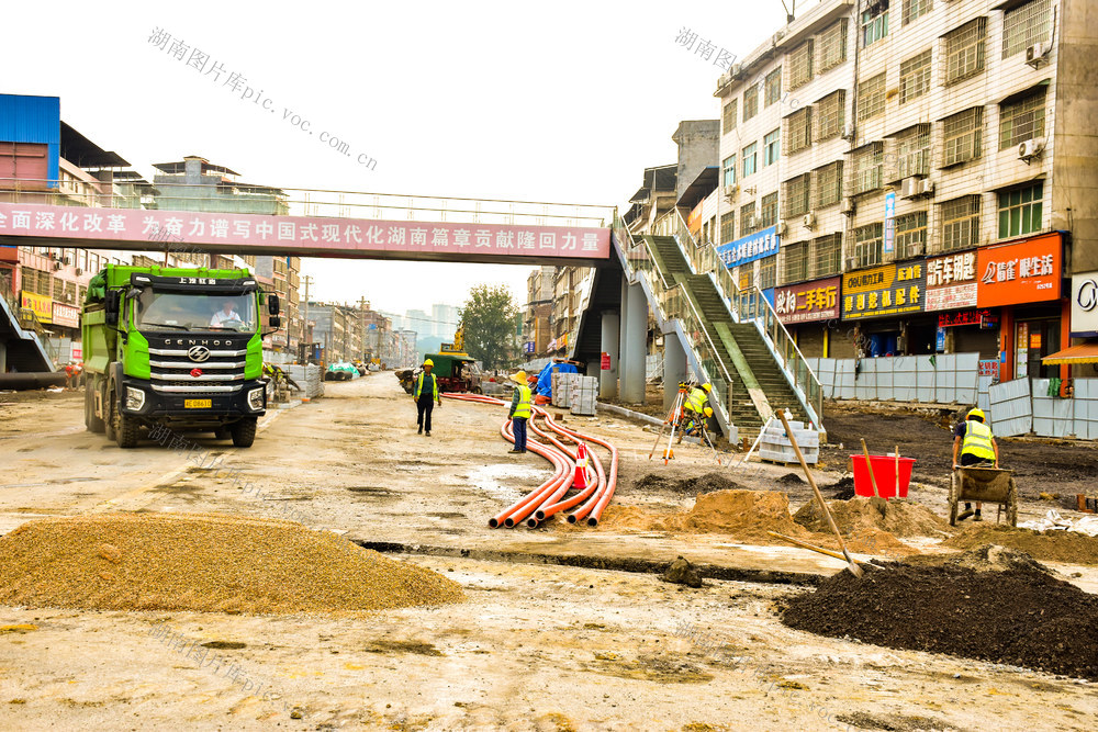 公路攻坚 赶工期