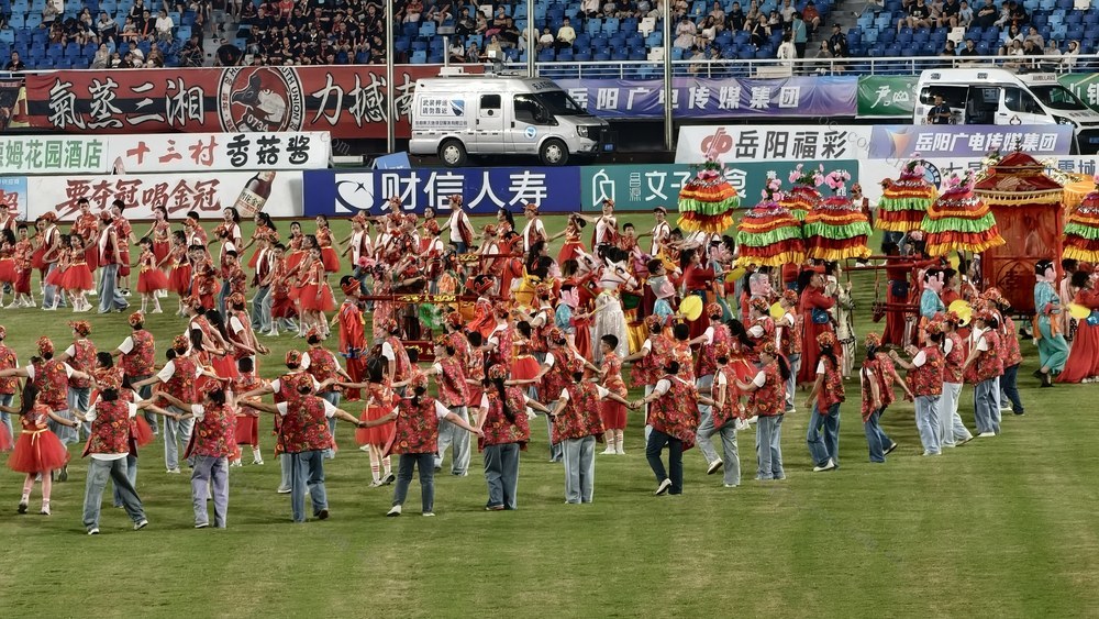 岳阳奥体中心
岳阳湘超
体育赛事
湖南足球比赛