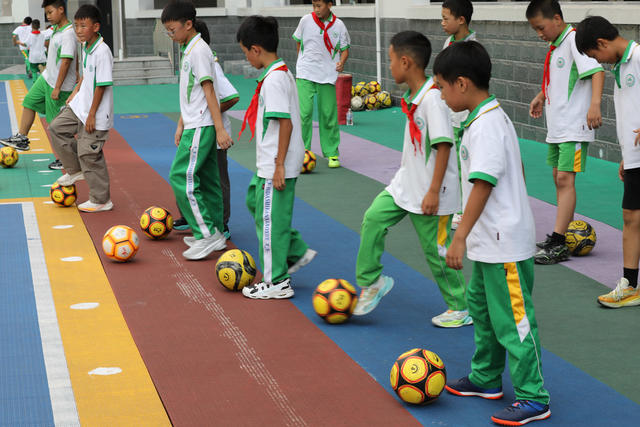 土家族 苗族 小学 校园 足球  足球社团  课后服务 