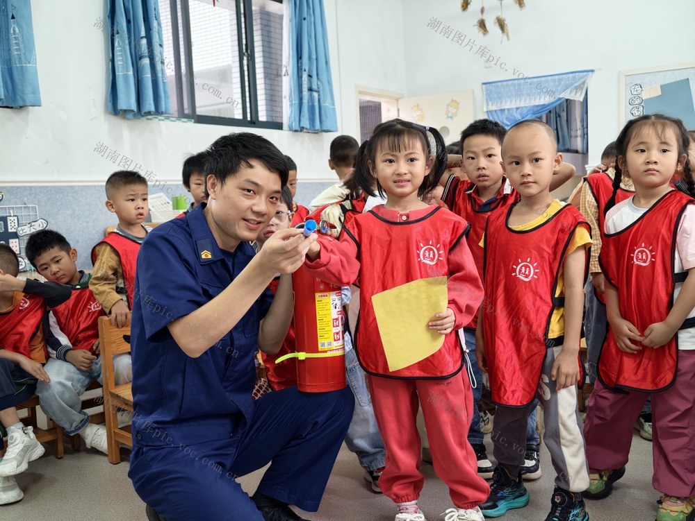 消防　安全　宣传　应急避险　意识　孩子们　校园