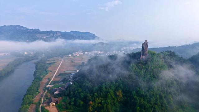 丹峰晓雾