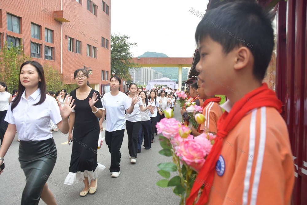 多彩活动庆祝教师节