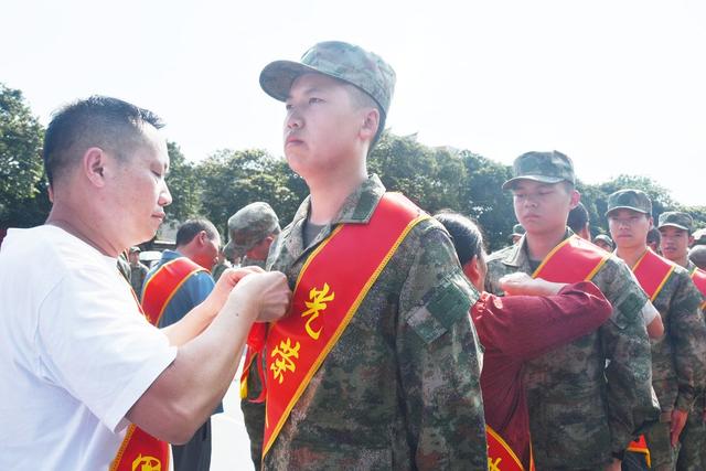 新兵出征  逐梦军营
