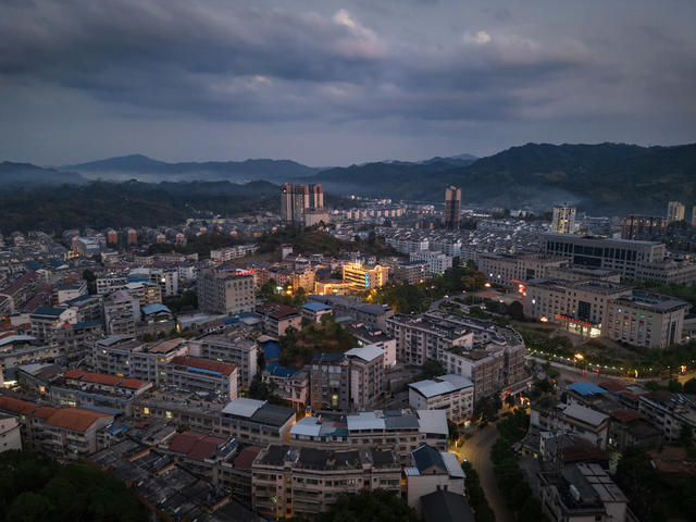 新晃 怀化 黄昏 日落 夜幕 山城 县城 群山 安静 静谧