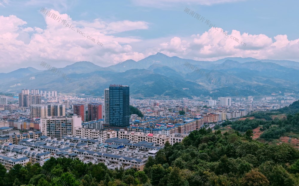 城市提质焕新颜
