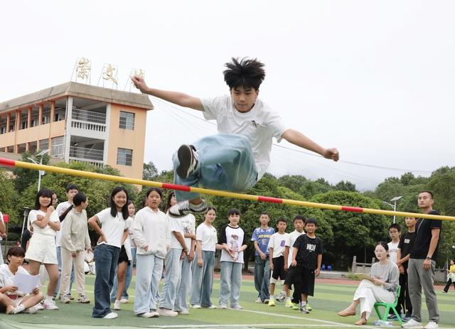 运动场上别样风采