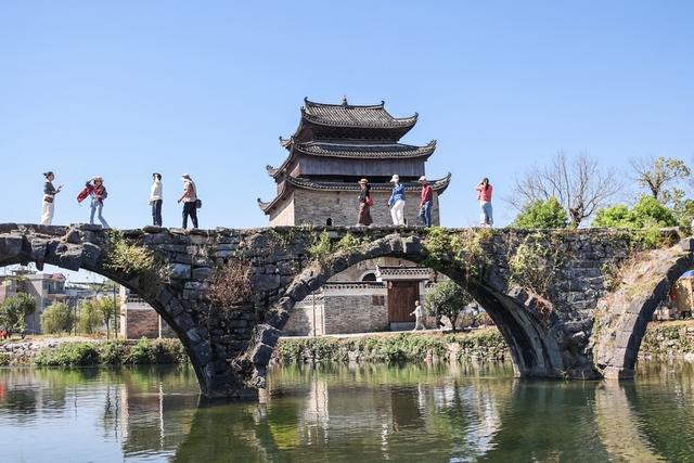 古村 国庆 旅游 游客 游玩