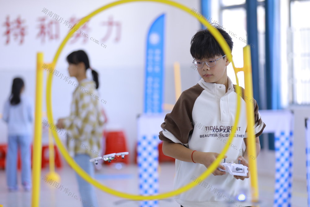 科技 点亮 假日 生活