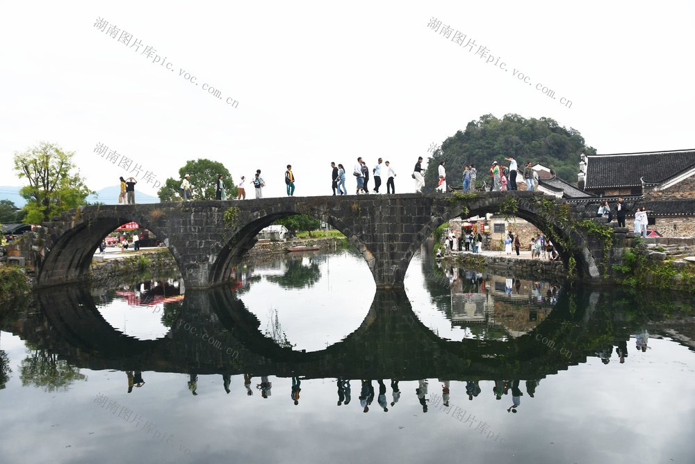 旅游经济活力满满