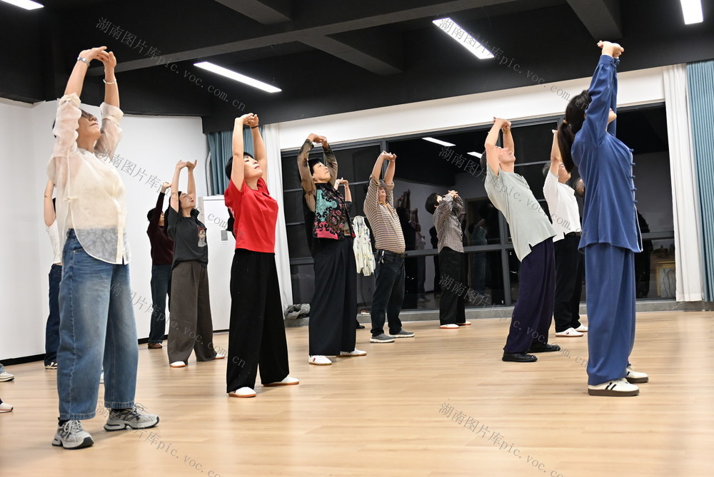 老龄工作  老年生活  老年保健  太极拳  八段锦