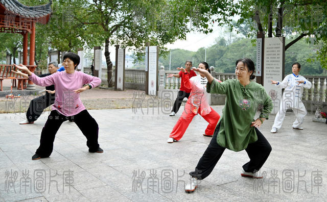养老 服务 老年人 公益 农村 暖心 健身 运动 幸福 晚年 场地 义诊 健康  休闲 娱乐