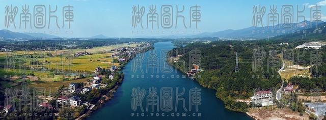 湖清岸翠日月湖